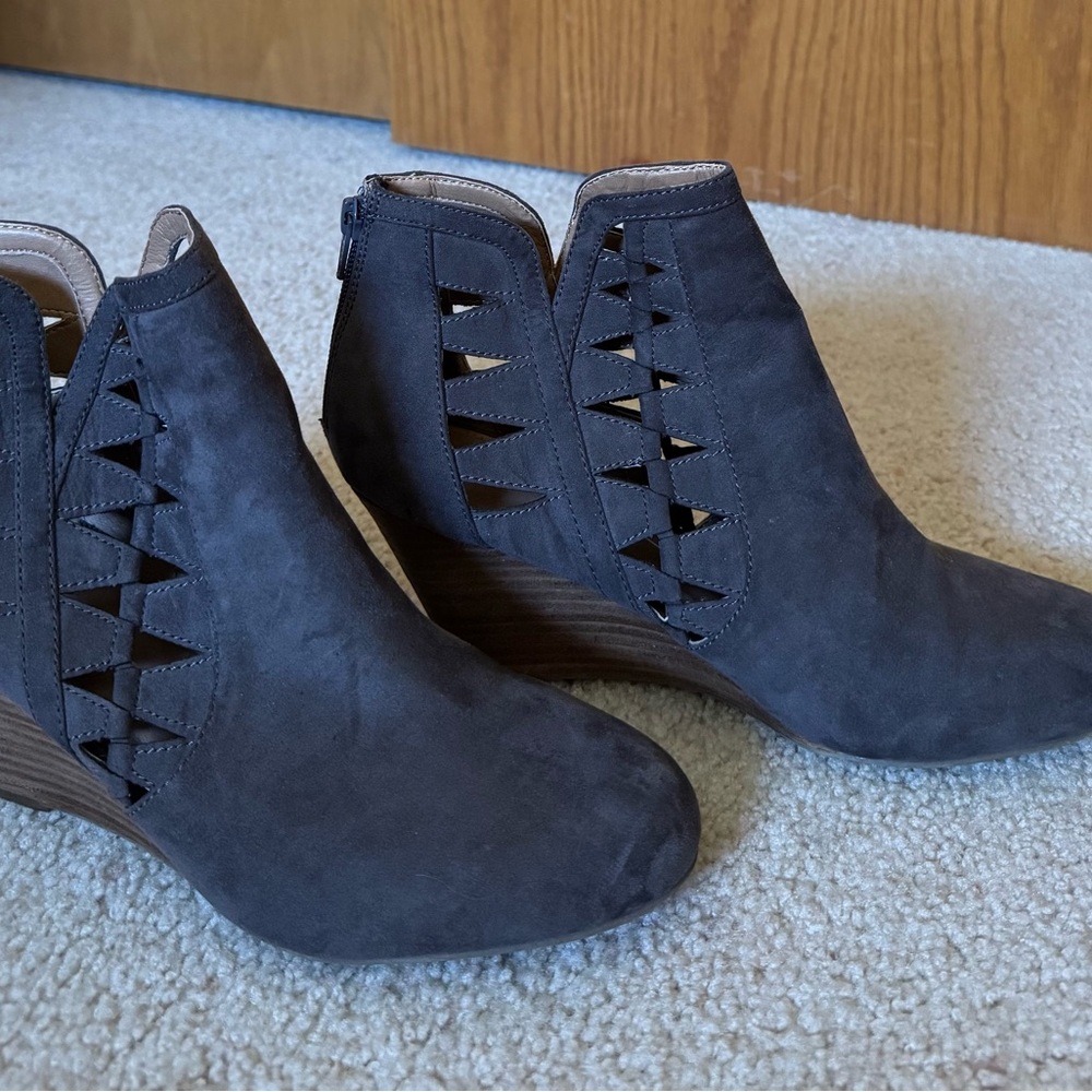 Report Black Ankle Boots with Side Lacing